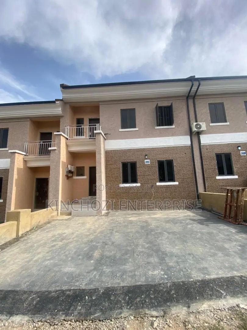 3bdrm Townhouse / Terrace in Rockvale Manors, Zone B for rent in Zone B