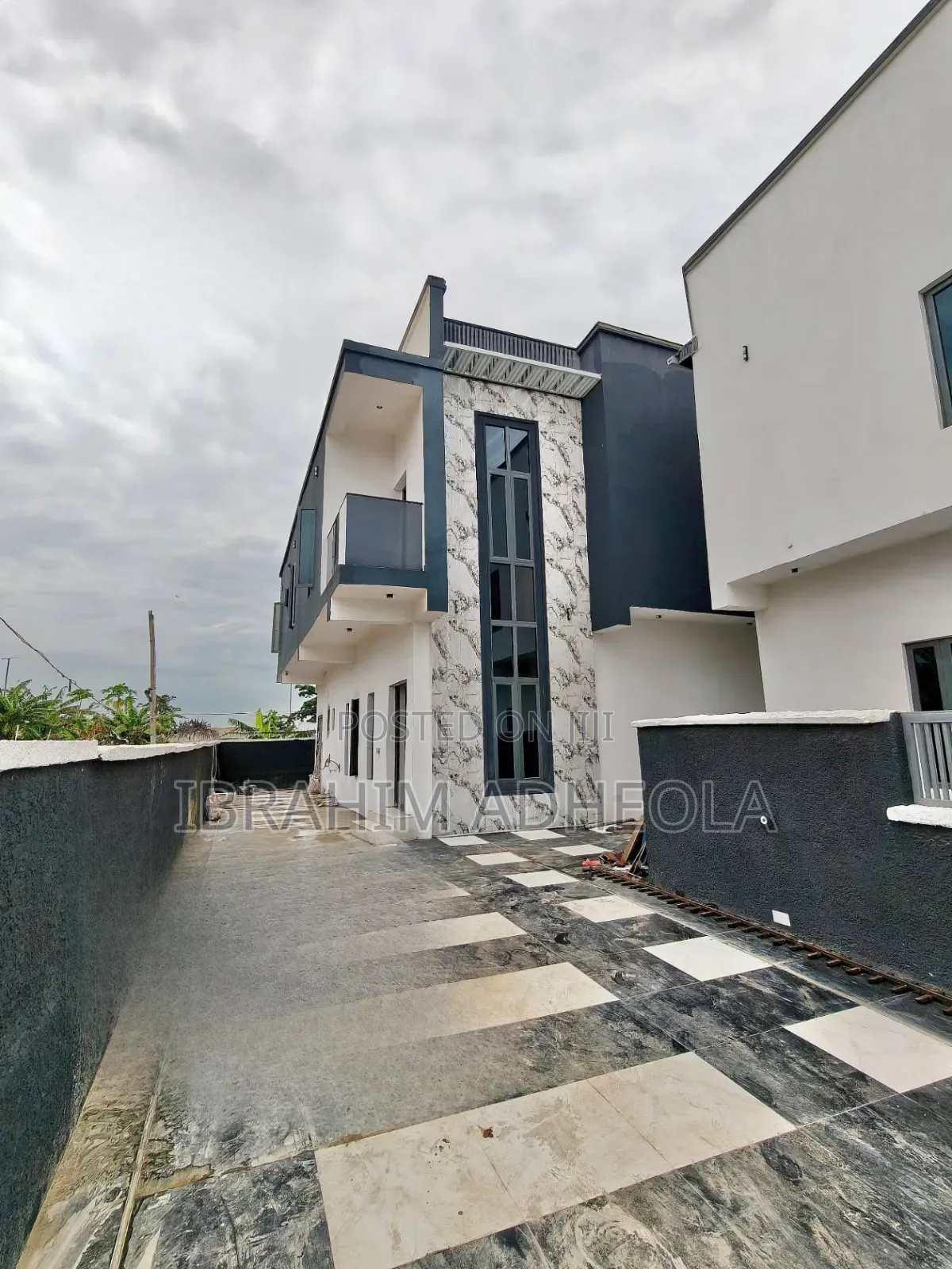 4bdrm Duplex in Maryland, Mende for sale in Mende