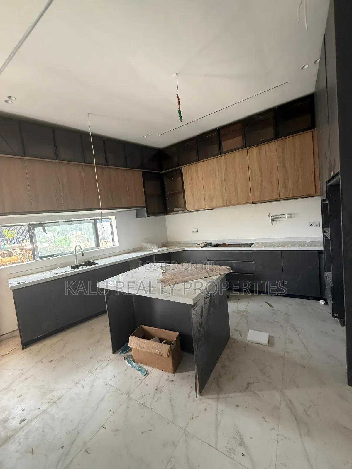 5bdrm Duplex in Ikate for rent in Ikate