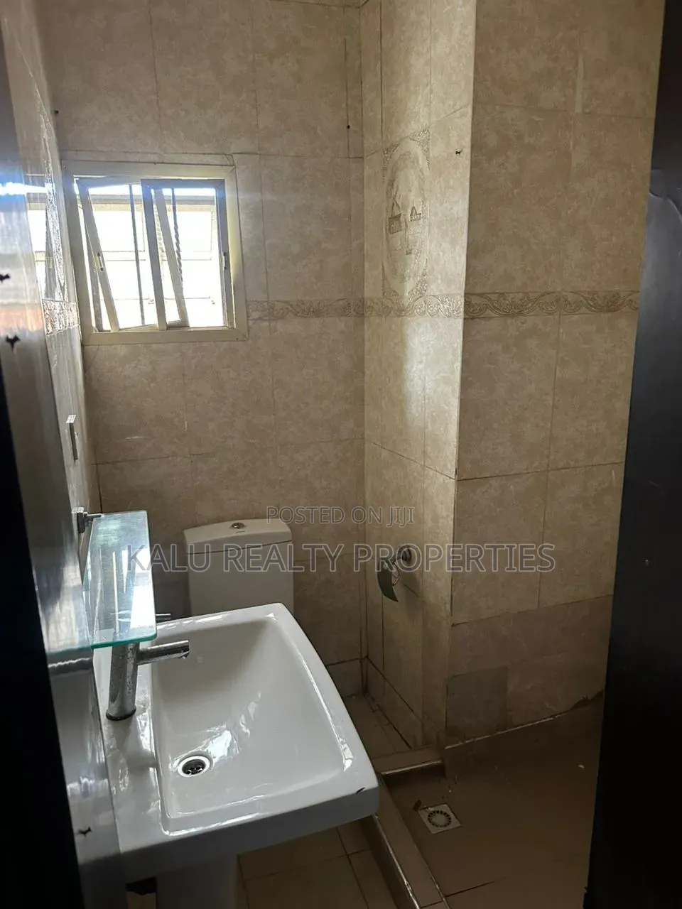 3bdrm Shared Apartment in Ajiran Estate, for rent in Agungi