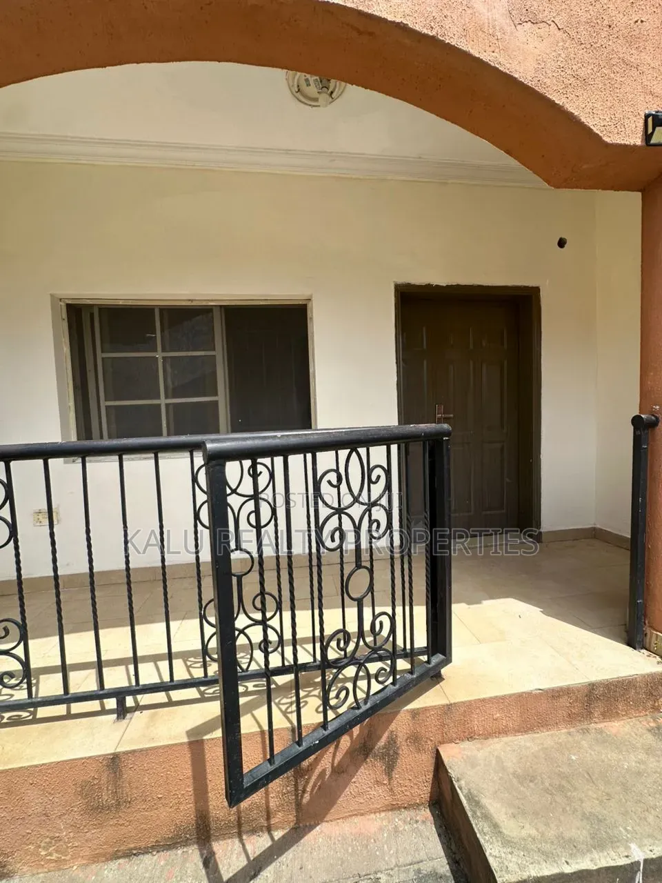 3bdrm Shared Apartment in Ajiran Estate, for rent in Agungi