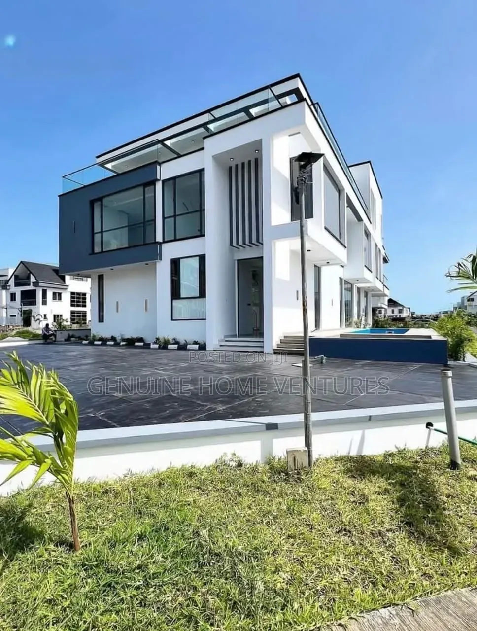 5bdrm Duplex in Ikate for sale in Ikate