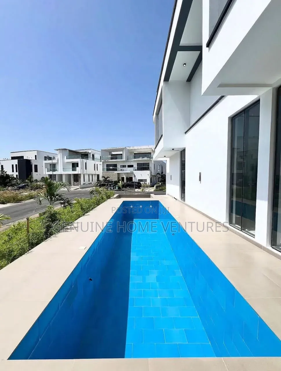 5bdrm Duplex in Ikate for sale in Ikate