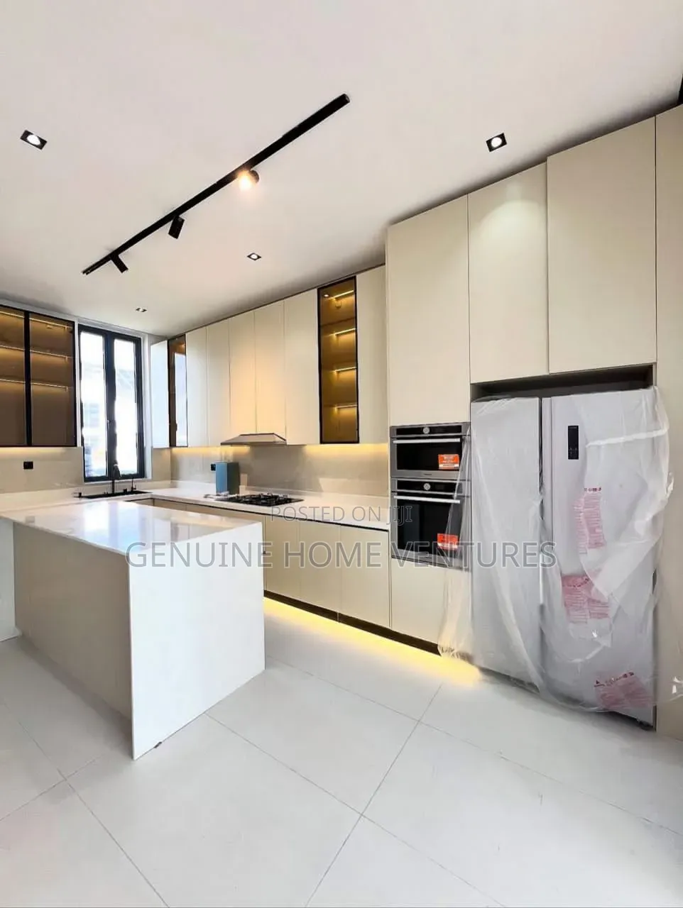 5bdrm Duplex in Ikate for sale in Ikate