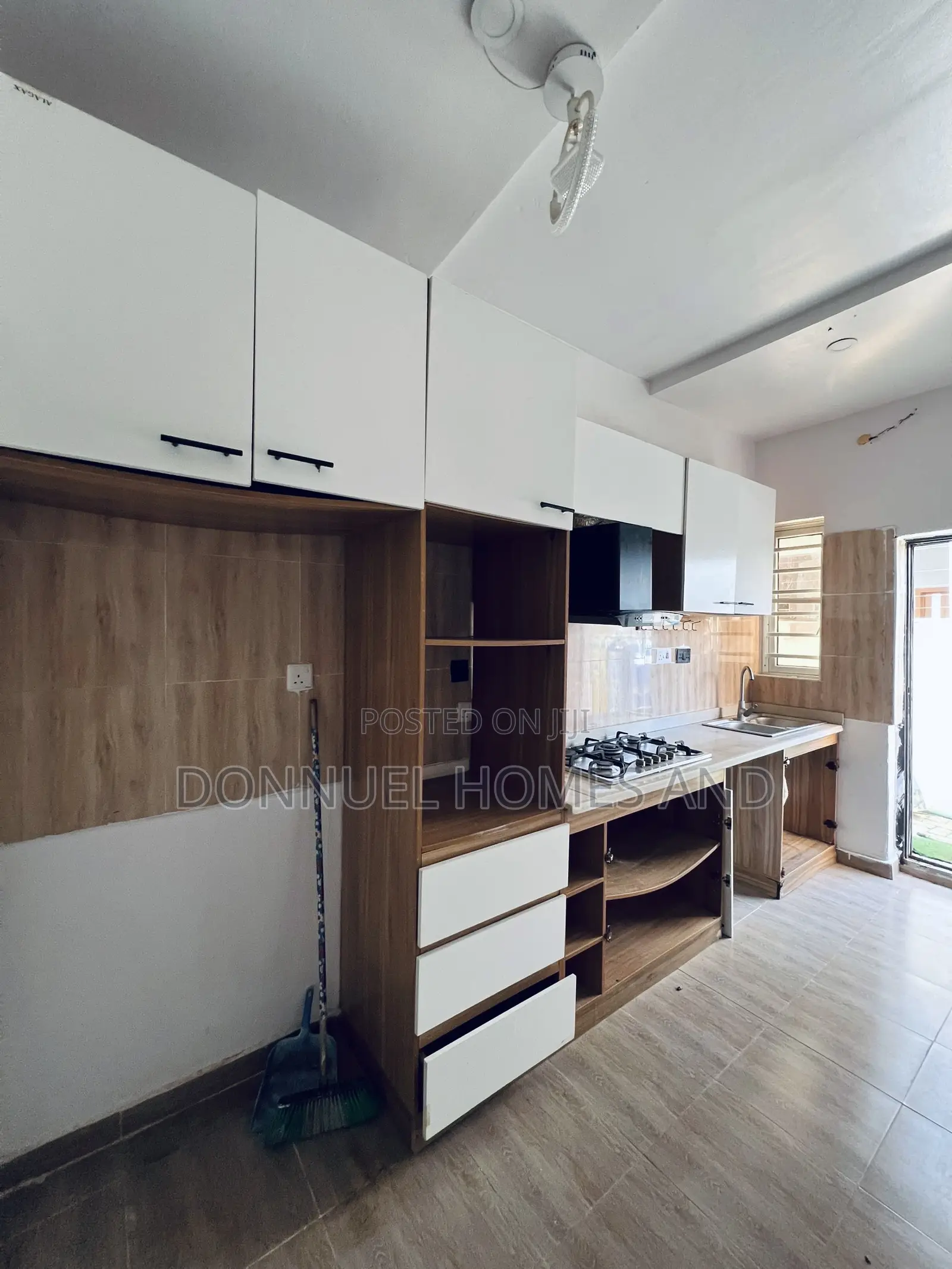 3bdrm Townhouse / Terrace in Ikota for rent in Ikota