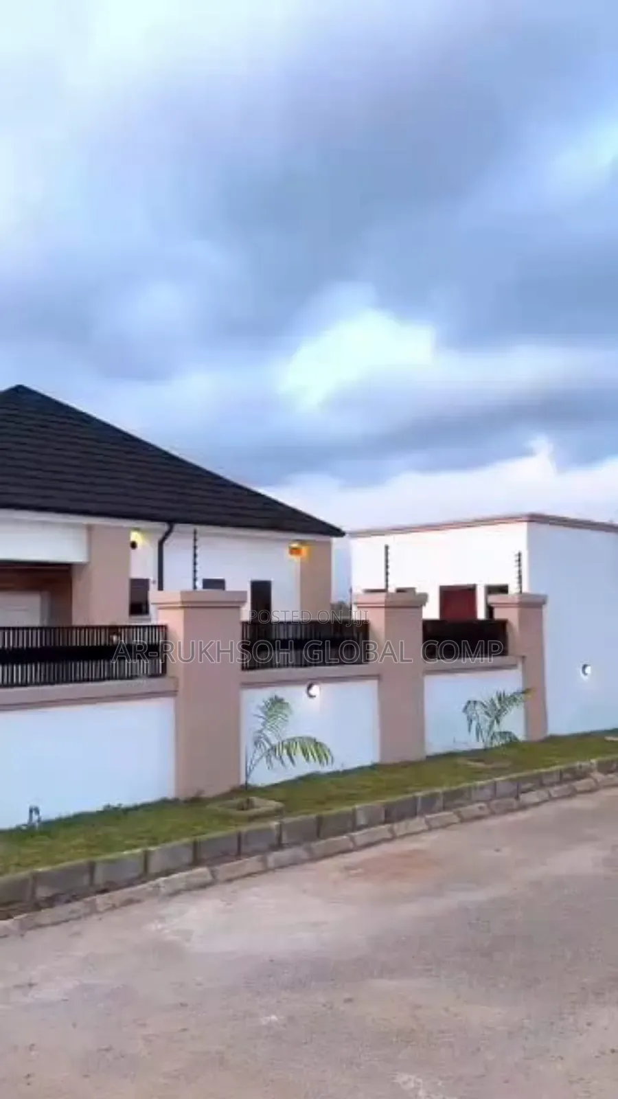 4bdrm Bungalow in Dakwo for sale in Dakwo District