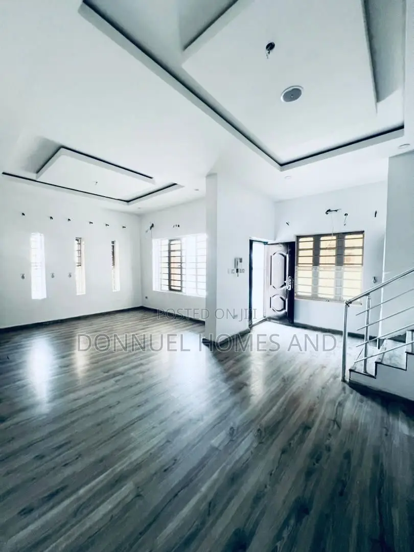 4bdrm Duplex in Ologolo for rent in Ologolo