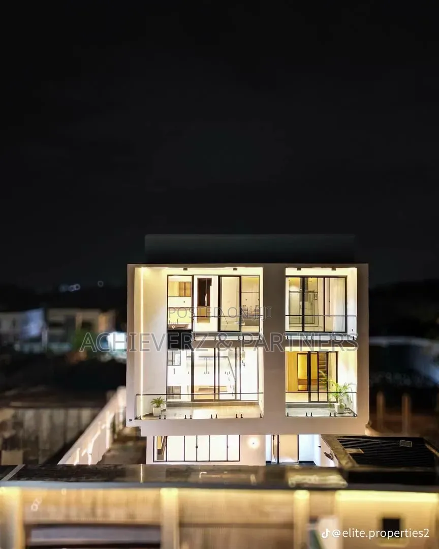 5bdrm Duplex in Apo Resettlement for sale in Apo Resettlement