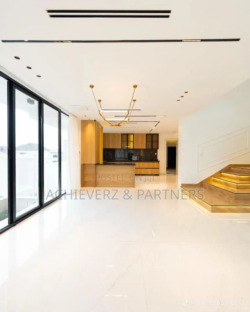 5bdrm Duplex in Apo Resettlement for sale in Apo Resettlement