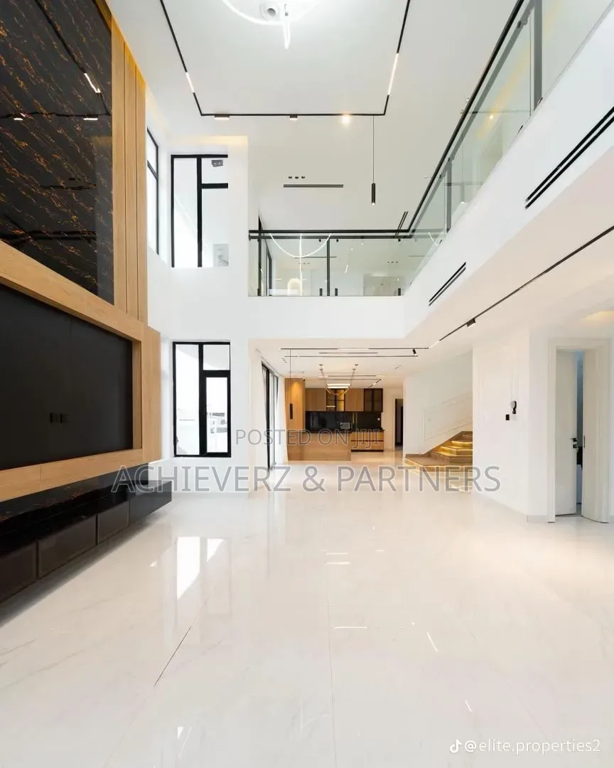 5bdrm Duplex in Apo Resettlement for sale in Apo Resettlement