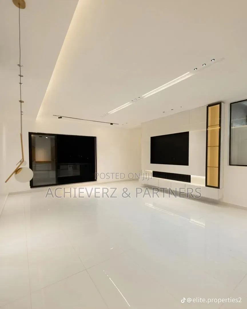 5bdrm Duplex in Apo Resettlement for sale in Apo Resettlement