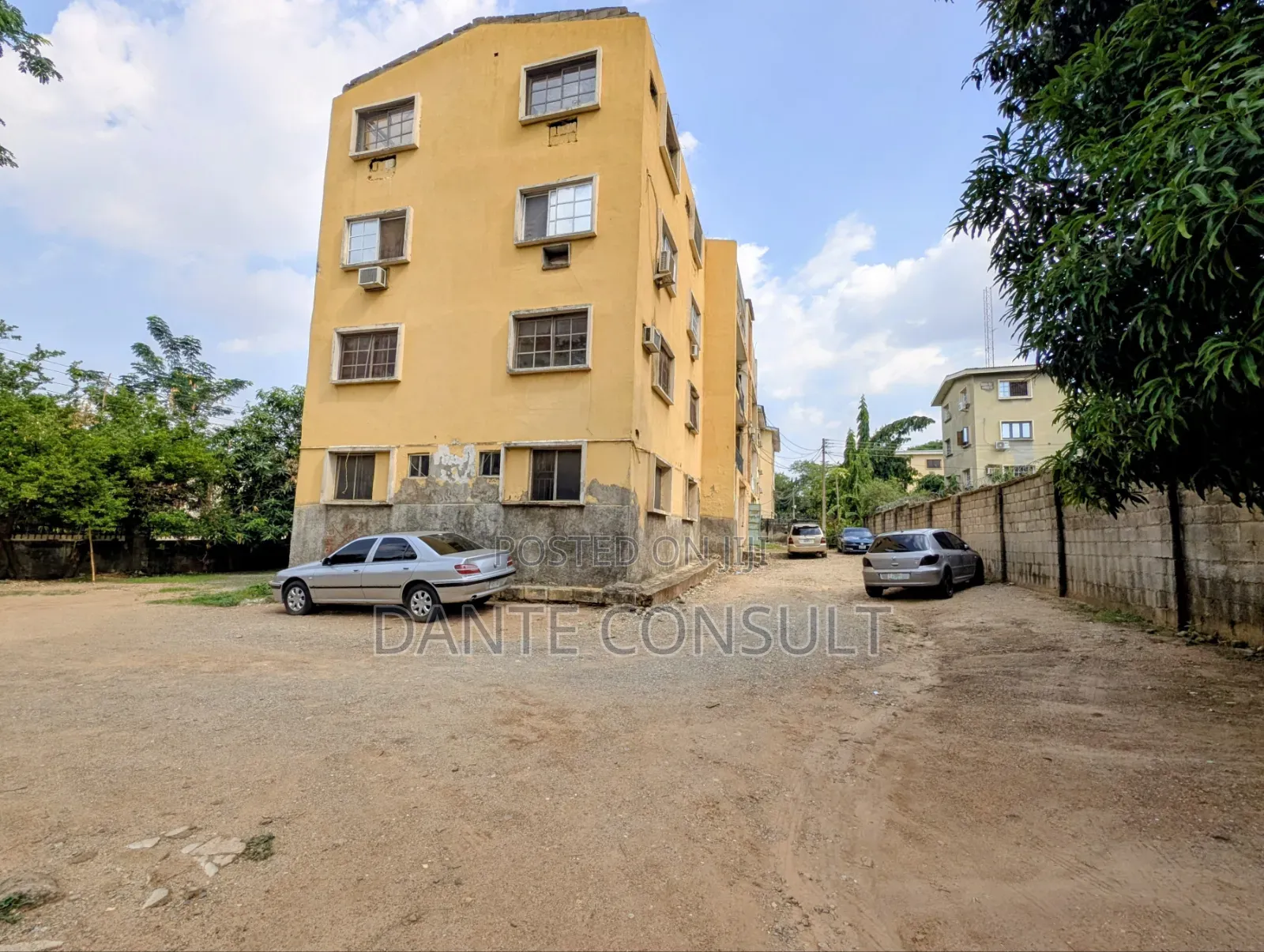 3bdrm Block of Flats in Wuse for sale in Zone 7 / Wuse