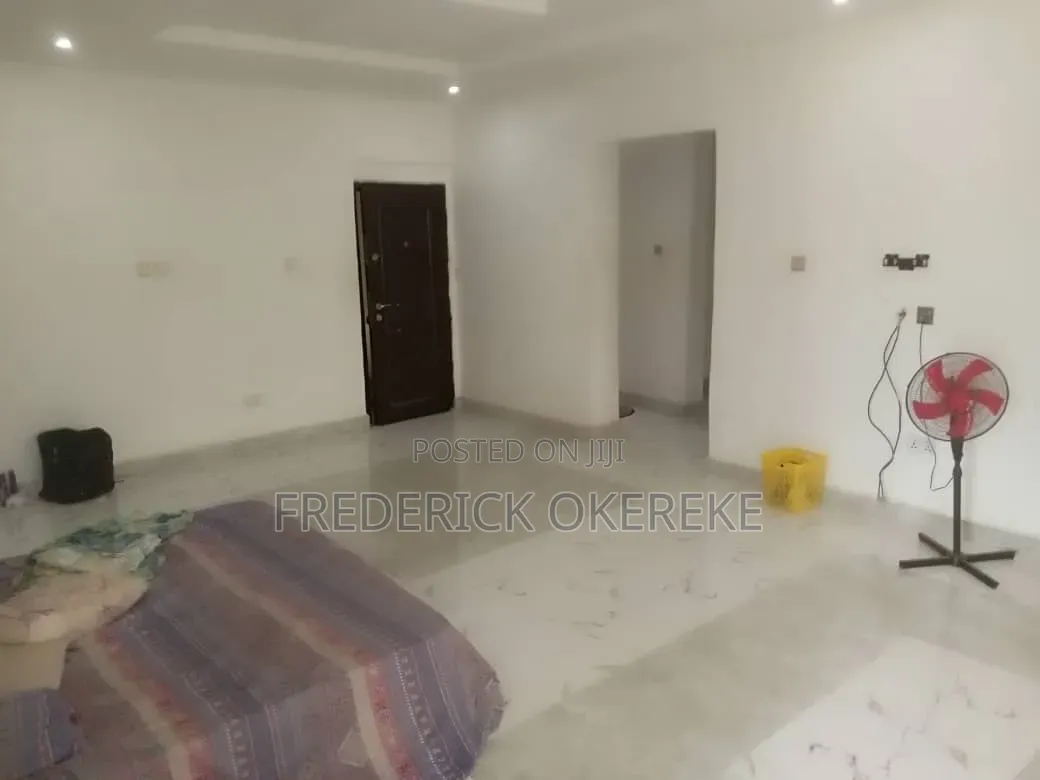 5bdrm Duplex in Dape for sale in Dape
