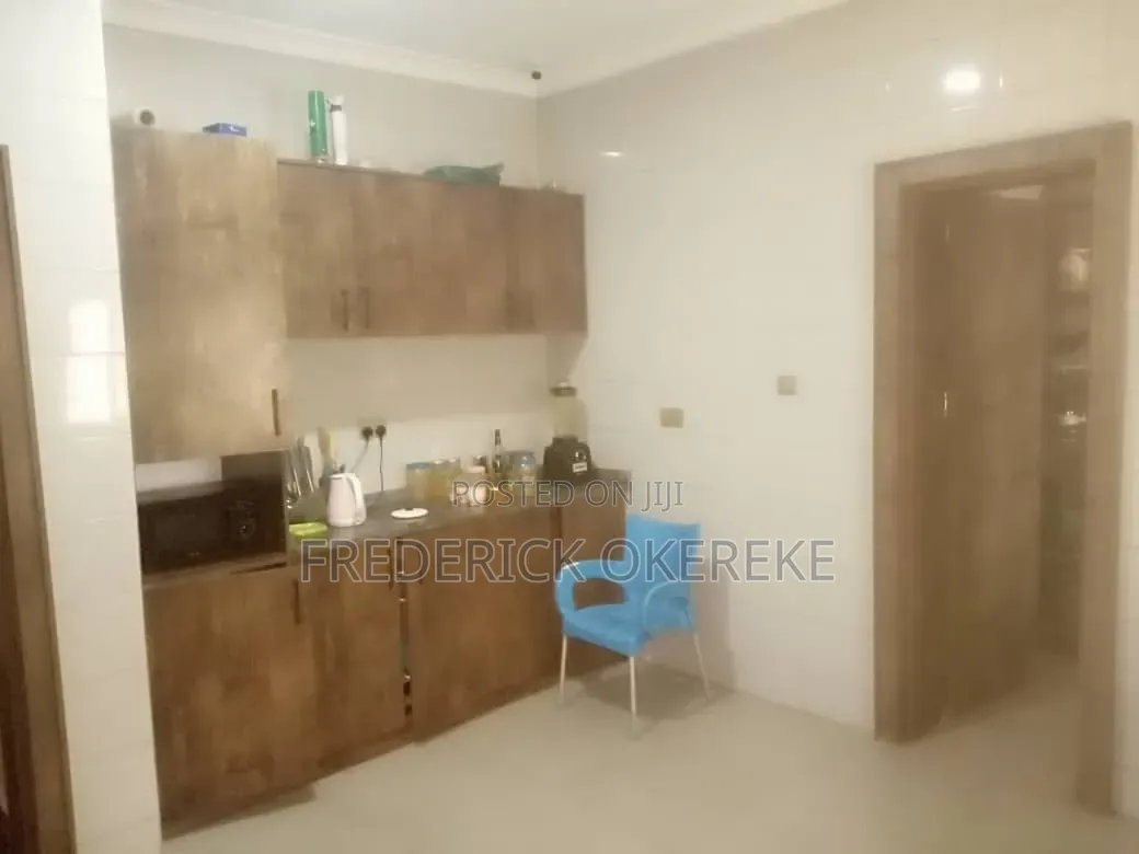 5bdrm Duplex in Dape for sale in Dape