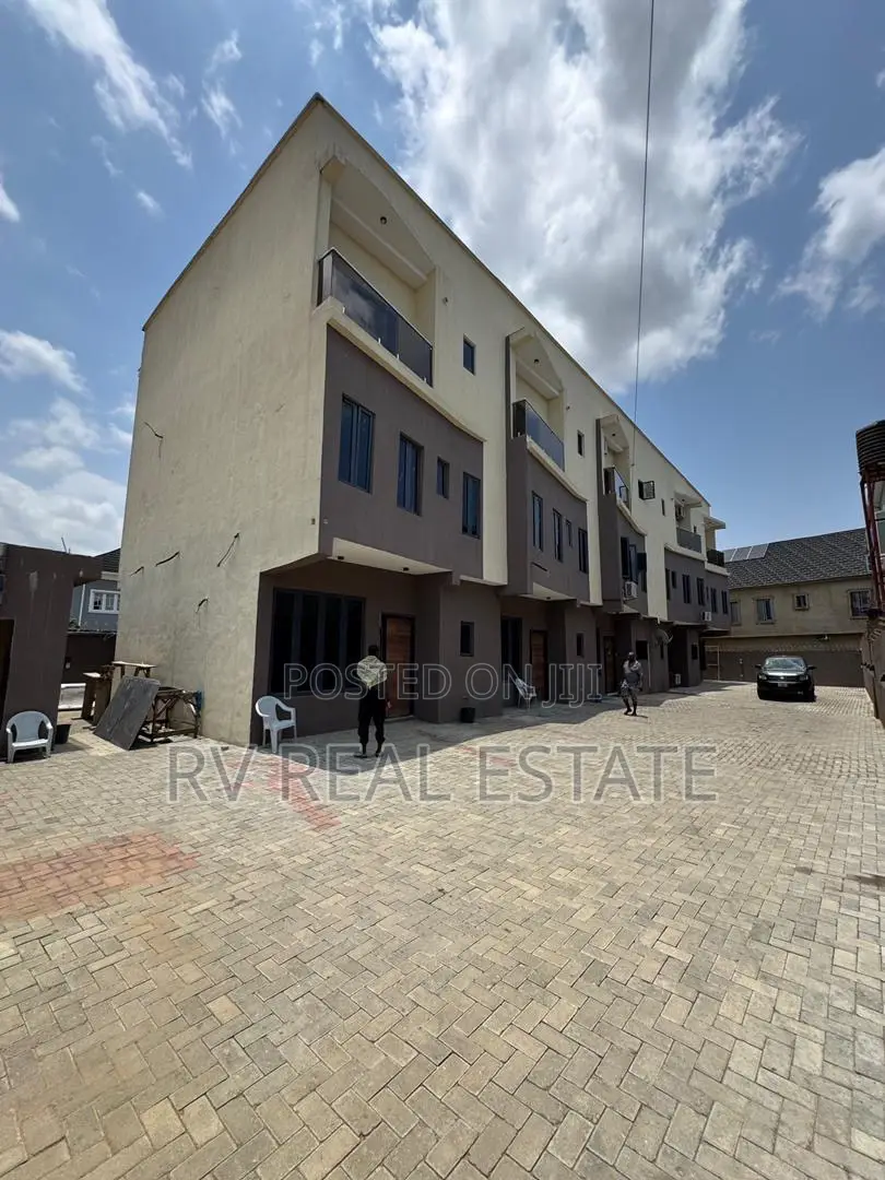 4bdrm Duplex in Gbagada for sale in Gbagada