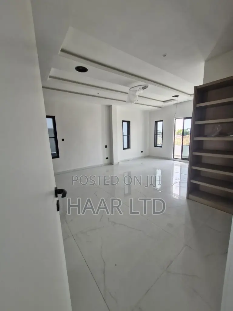 4bdrm Duplex in Lekki Phase 1 for sale in Lekki Phase 1
