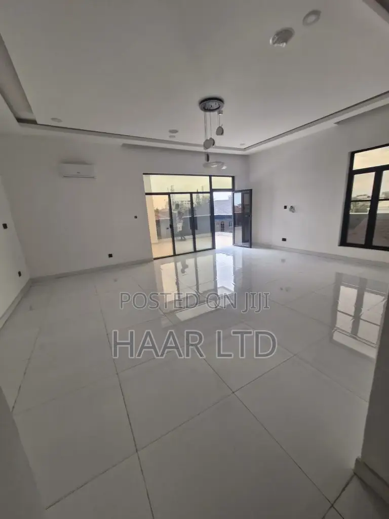 4bdrm Duplex in Lekki Phase 1 for sale in Lekki Phase 1