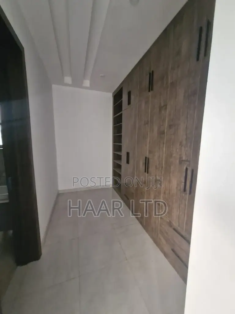 5bdrm Duplex in Lekki Phase 1 for sale in Lekki Phase 1