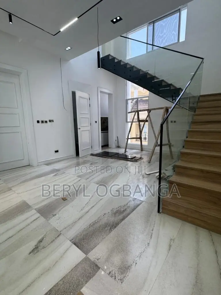5bdrm Duplex in Osapa london for sale in Osapa london