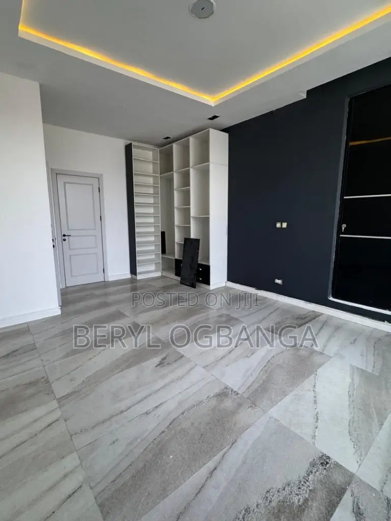 5bdrm Duplex in Osapa london for sale in Osapa london