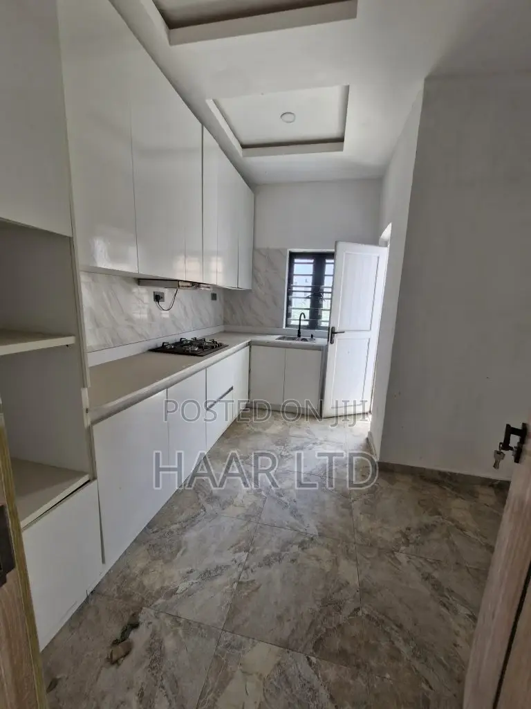 2bdrm Apartment in Ikate for sale in Ikate