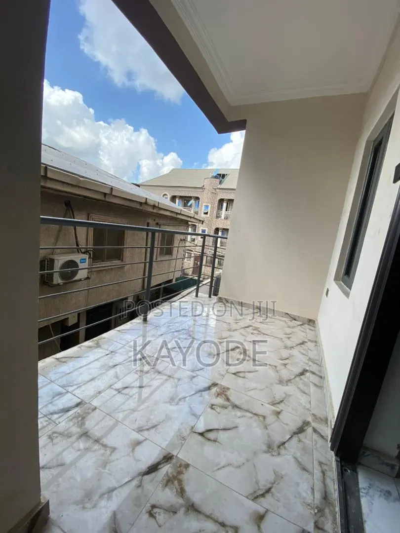 2bdrm Apartment in Ebute Metta for rent in Ebute Metta