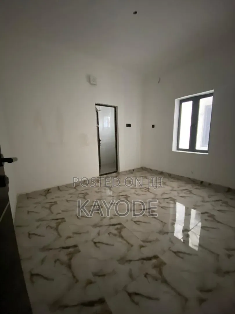 2bdrm Apartment in Ebute Metta for rent in Ebute Metta