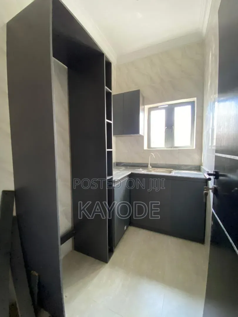 2bdrm Apartment in Ebute Metta for rent in Ebute Metta