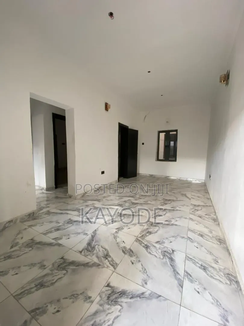 2bdrm Apartment in Ebute Metta for rent in Ebute Metta