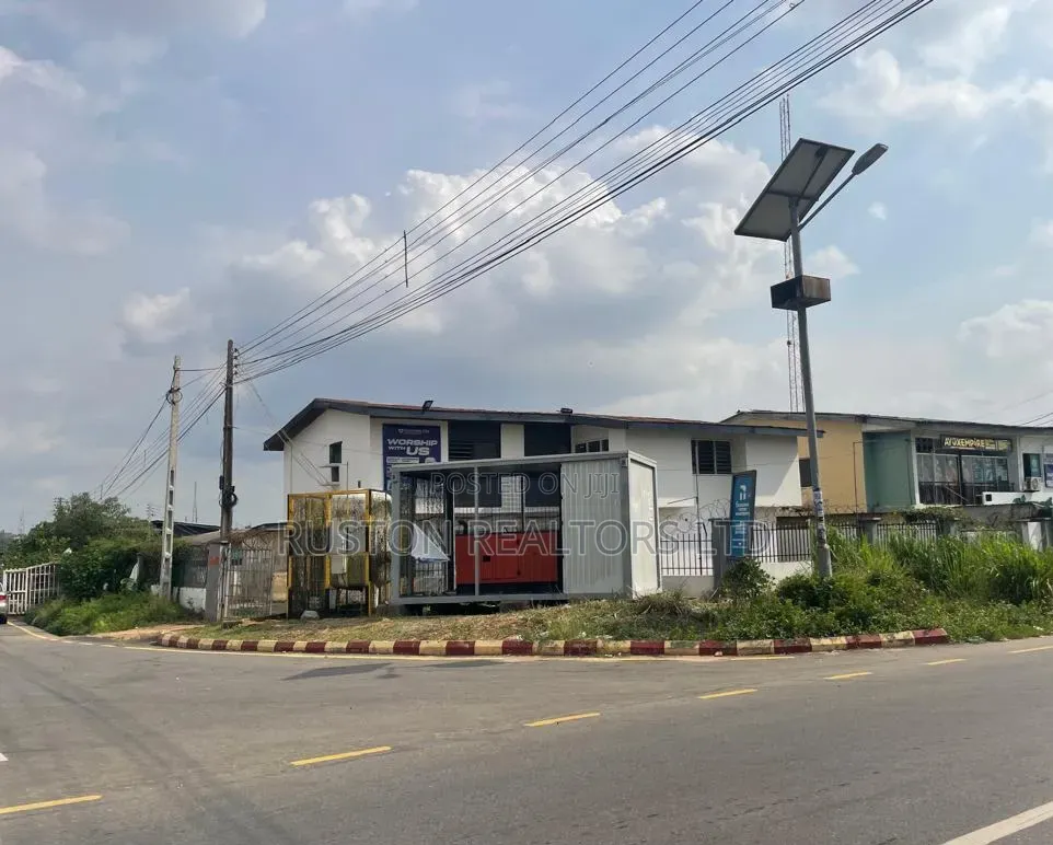 Commercial Property Directly on the Road in Bodija