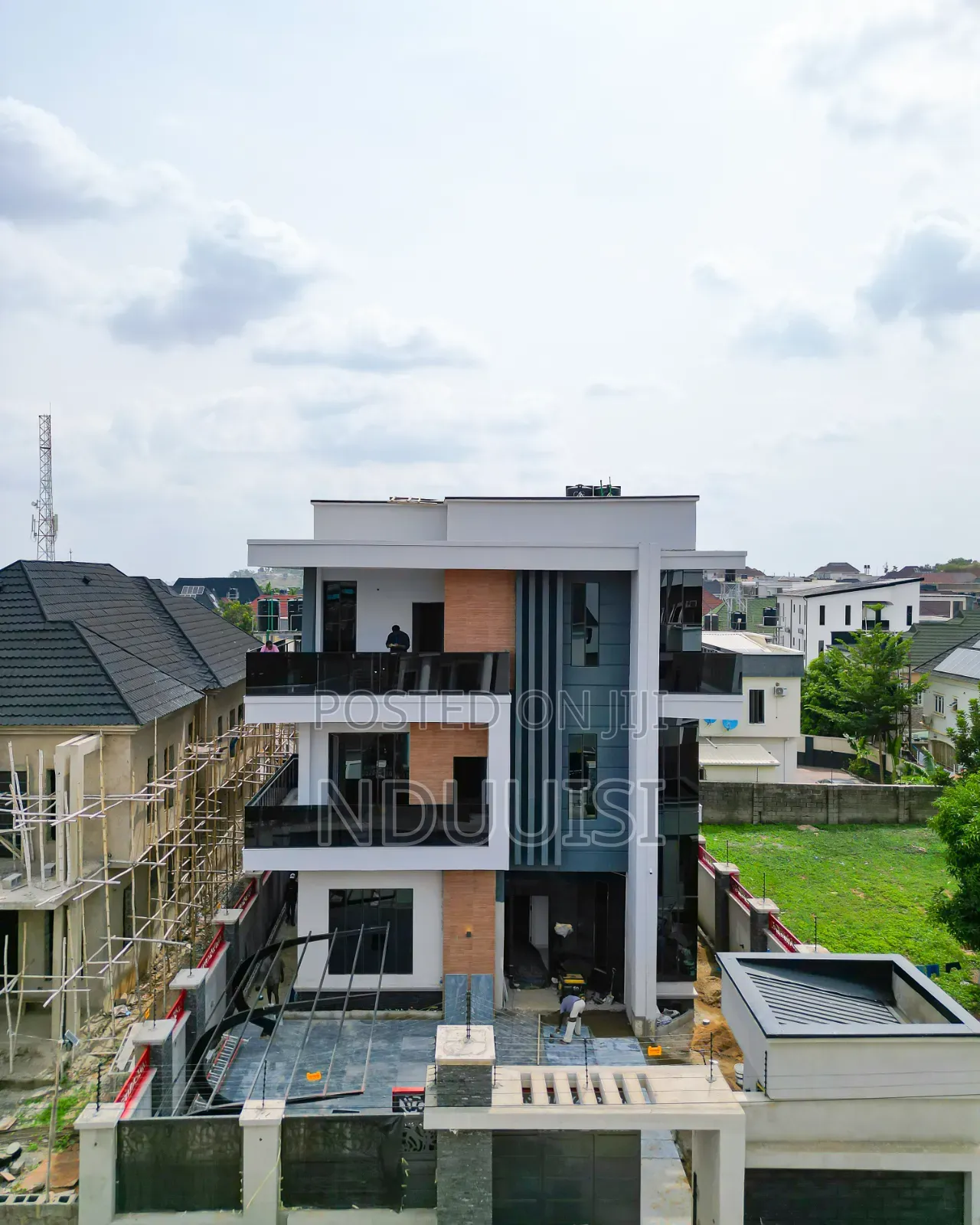 5bdrm Duplex in Apo Resettlement for sale in Apo Resettlement