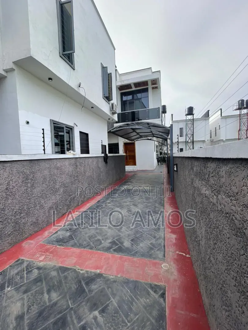 4bdrm Duplex in Lekki Phase 2 for sale in Lekki Phase 2