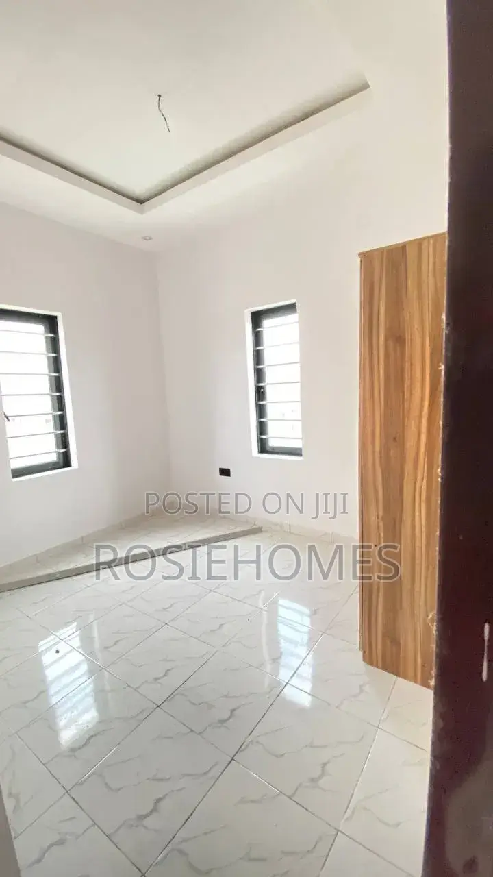 1bdrm Block of Flats in View Estate, Ado / Ajah for rent in Ado / Ajah