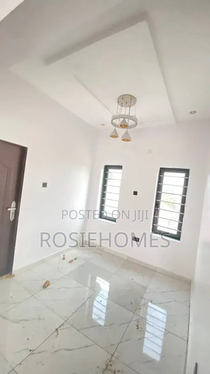 1bdrm Block of Flats in View Estate, Ado / Ajah for rent in Ado / Ajah