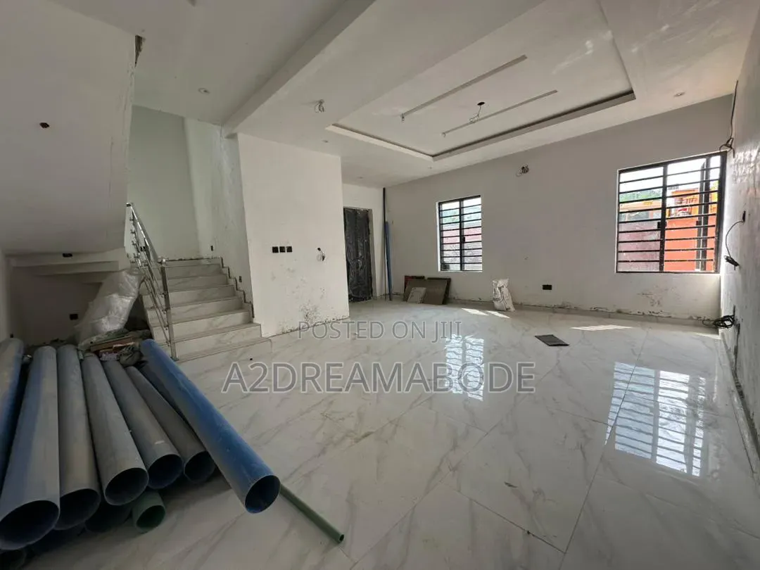 3bdrm Duplex in Adeniyi Jones for sale in Adeniyi Jones
