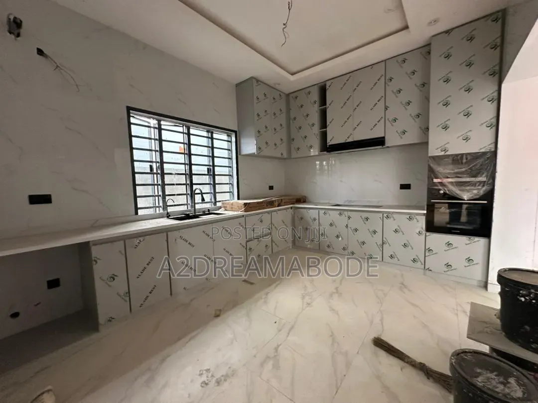 3bdrm Duplex in Adeniyi Jones for sale in Adeniyi Jones