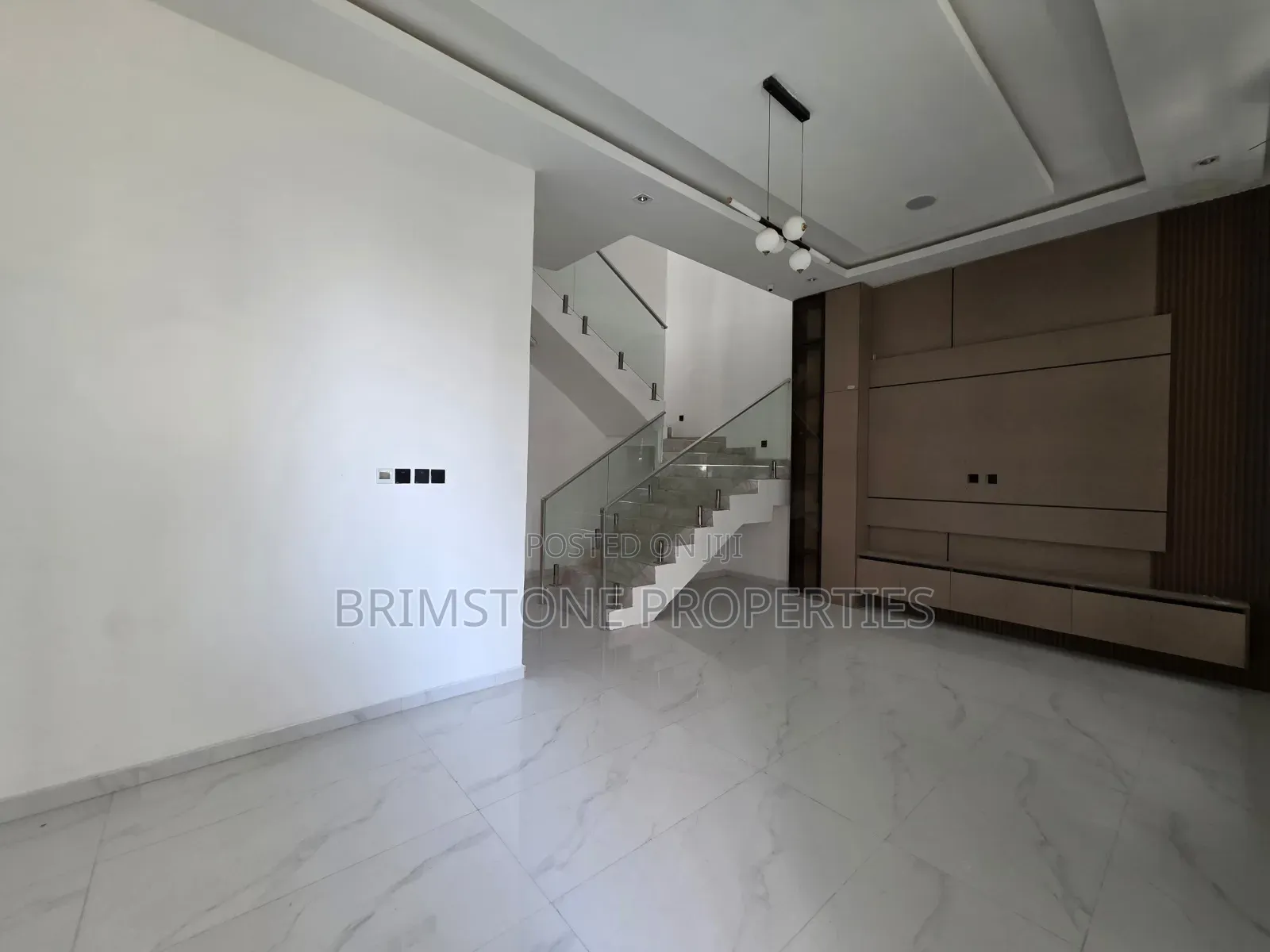 Furnished 4bdrm Duplex in Chevron for rent in Chevron