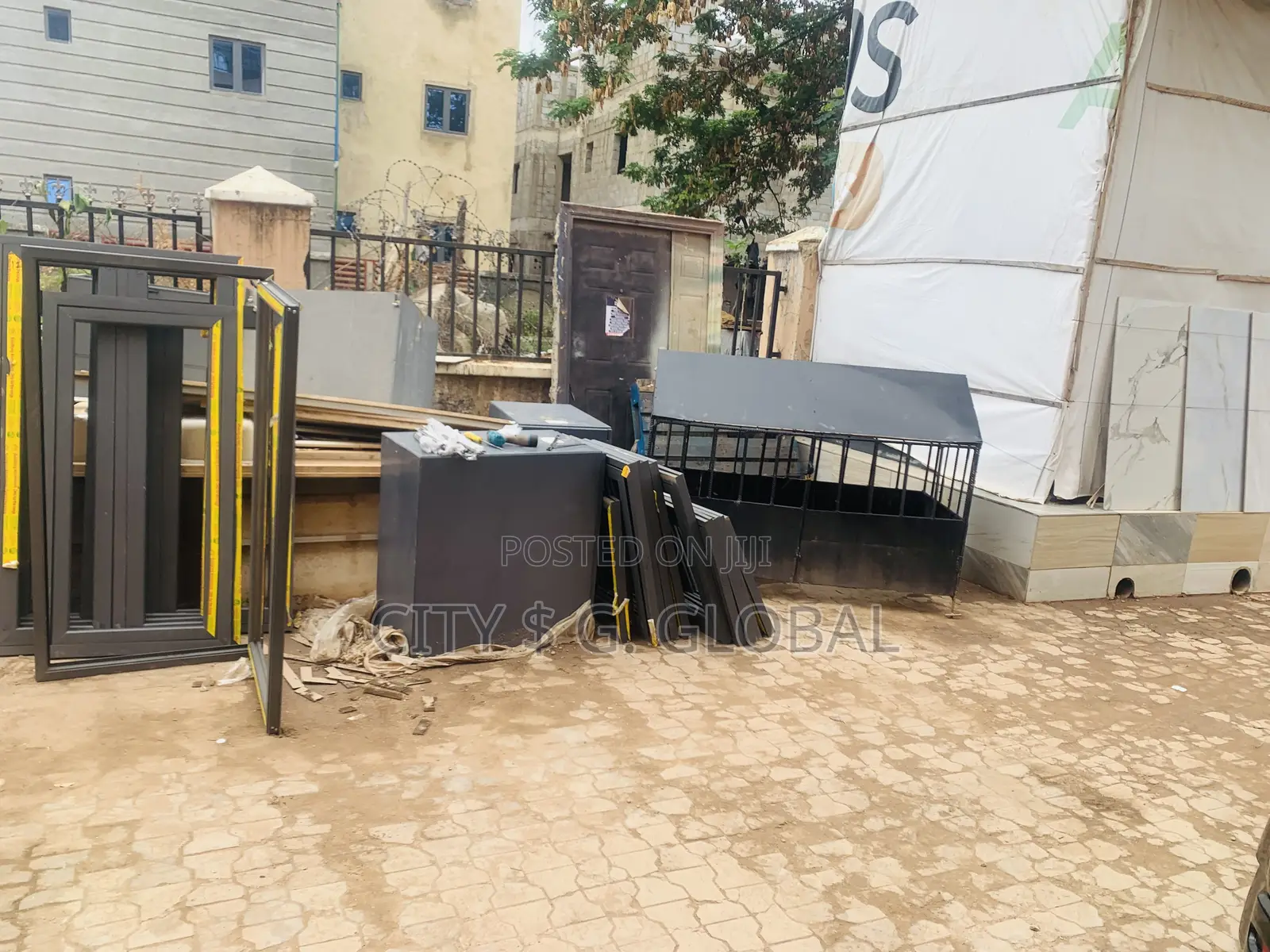 A Empty Space 40fit Is for Rent in Gudu Busy Area in Karu