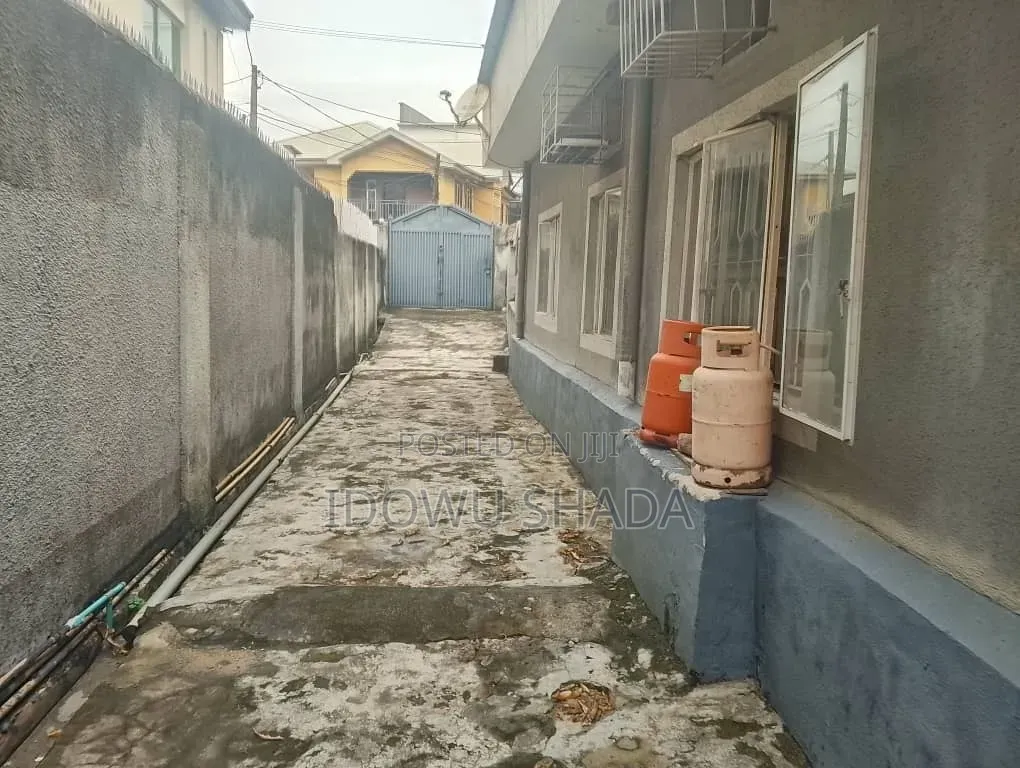 5bdrm House in Obafemi Awolowo Way for sale in Obafemi Awolowo Way