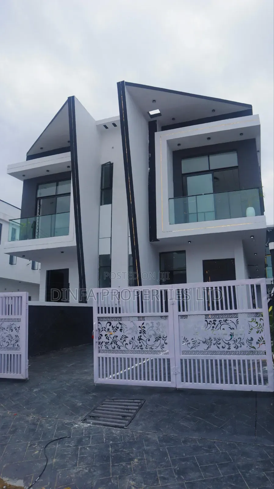 4bdrm Duplex in Ikota Gra for sale in Ikota