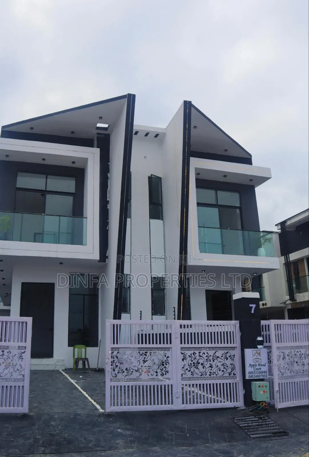 4bdrm Duplex in Ikota Gra for sale in Ikota