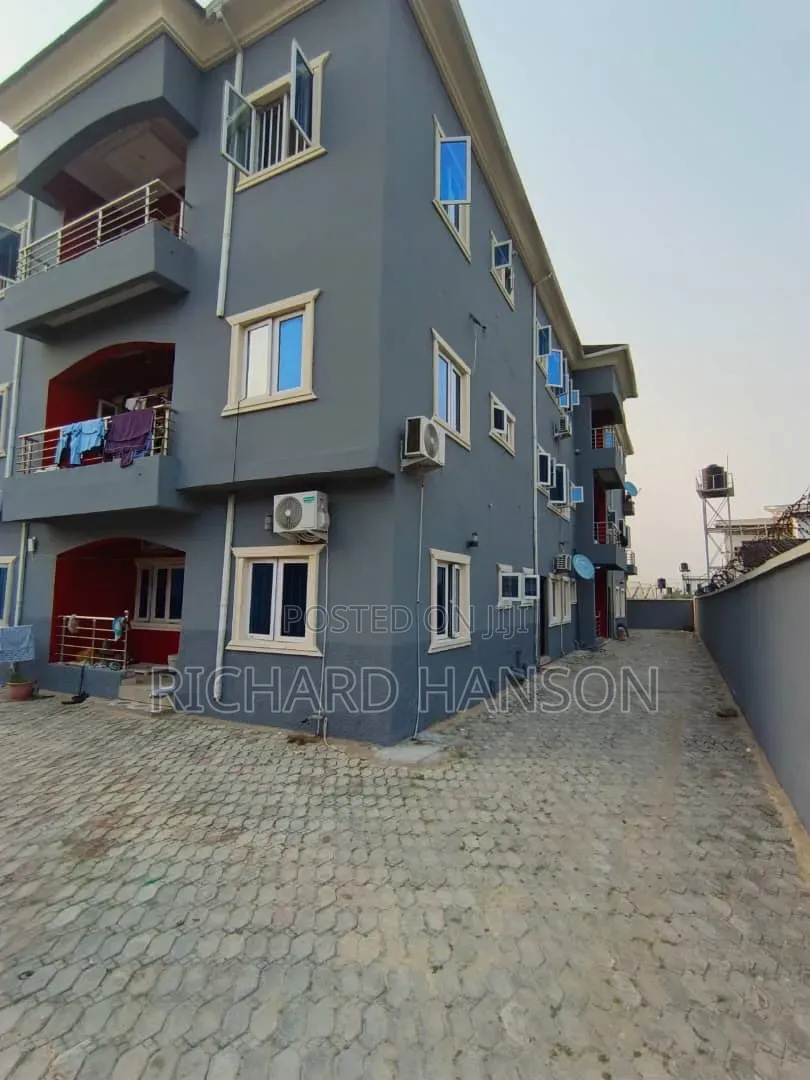 3bdrm Apartment in Majek (Bashorun), Sangotedo for rent in Sangotedo