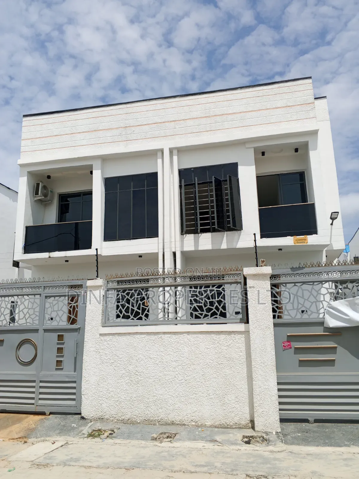 3bdrm Duplex in Ikota Gra for sale in Ikota