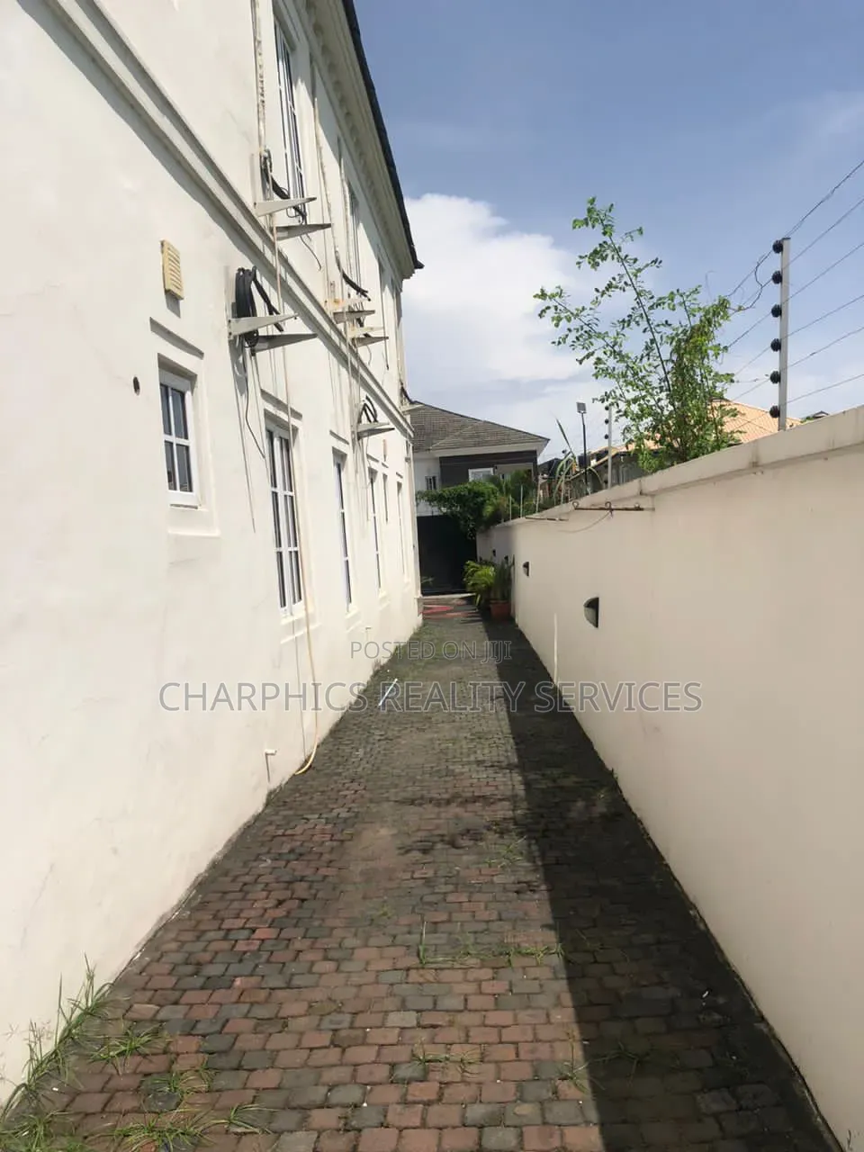 4bdrm Apartment in Agungi for rent in Agungi