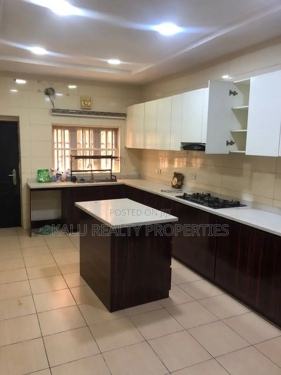 4bdrm Duplex in Agungi for rent in Agungi