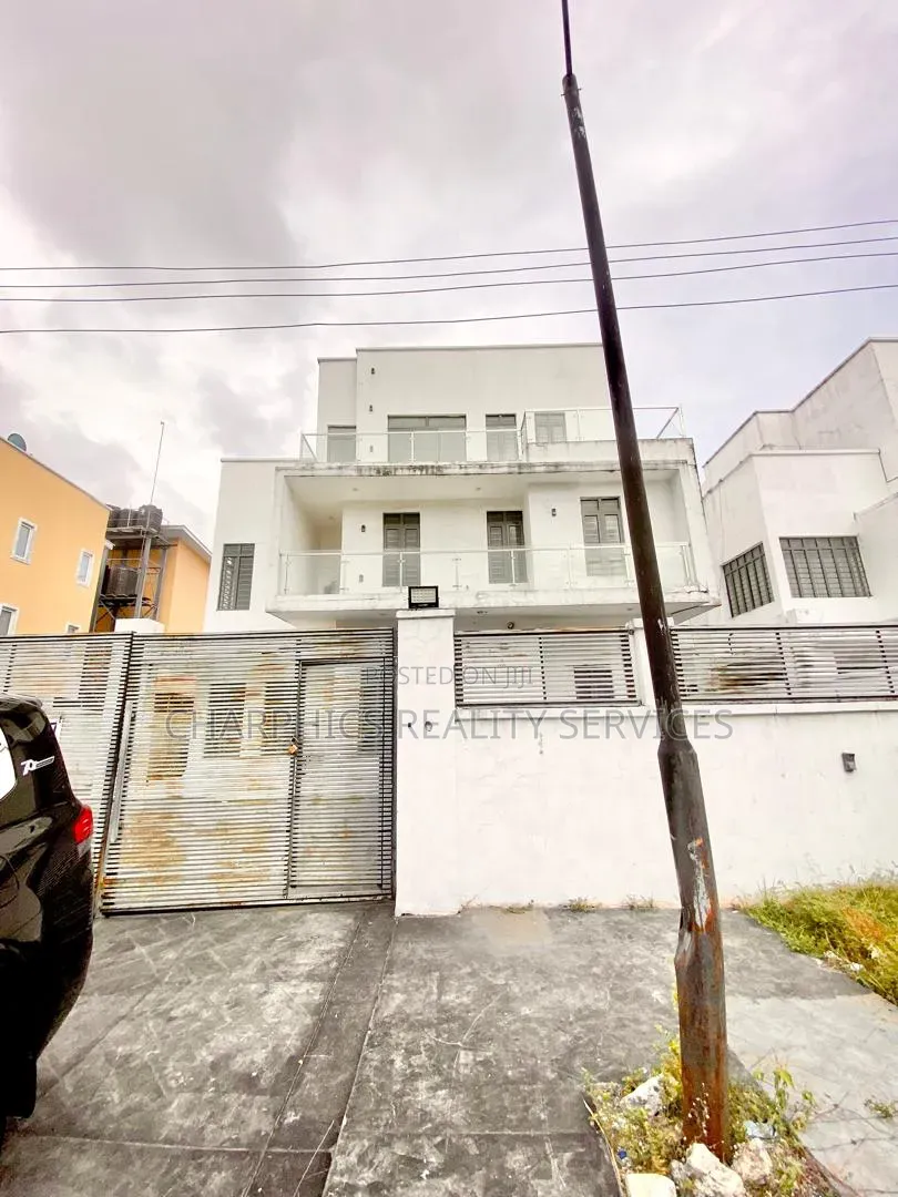 5bdrm Duplex in Lekki Phase 1 for rent in Lekki Phase 1