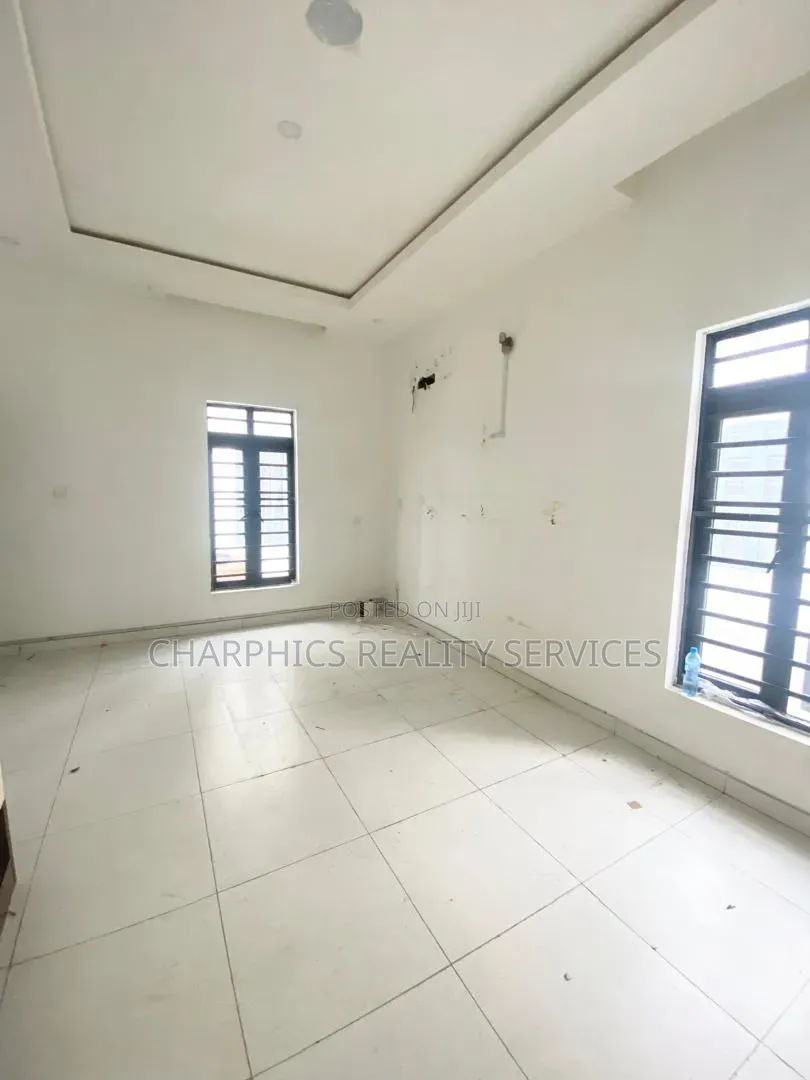 5bdrm Duplex in Lekki Phase 1 for rent in Lekki Phase 1