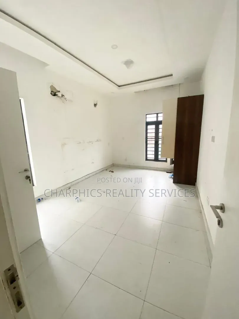 5bdrm Duplex in Lekki Phase 1 for rent in Lekki Phase 1