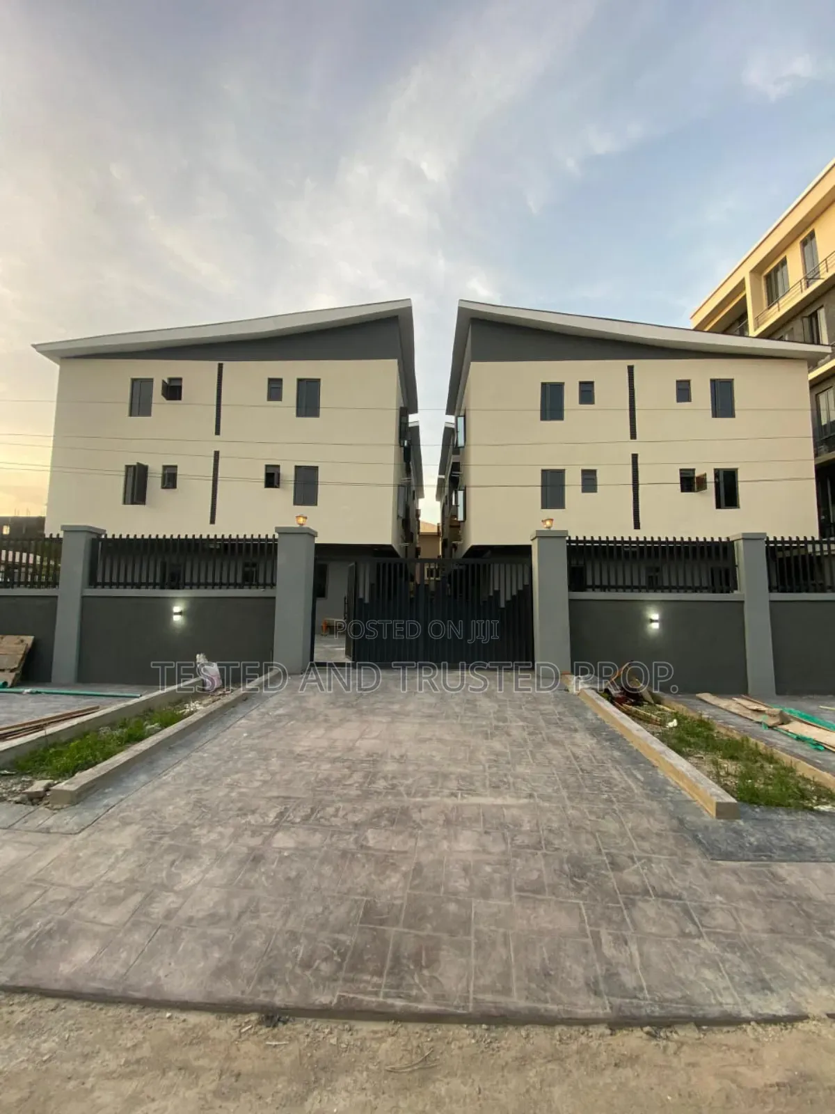 4bdrm Maisonette in Lekki Phase 1 for rent in Lekki Phase 1