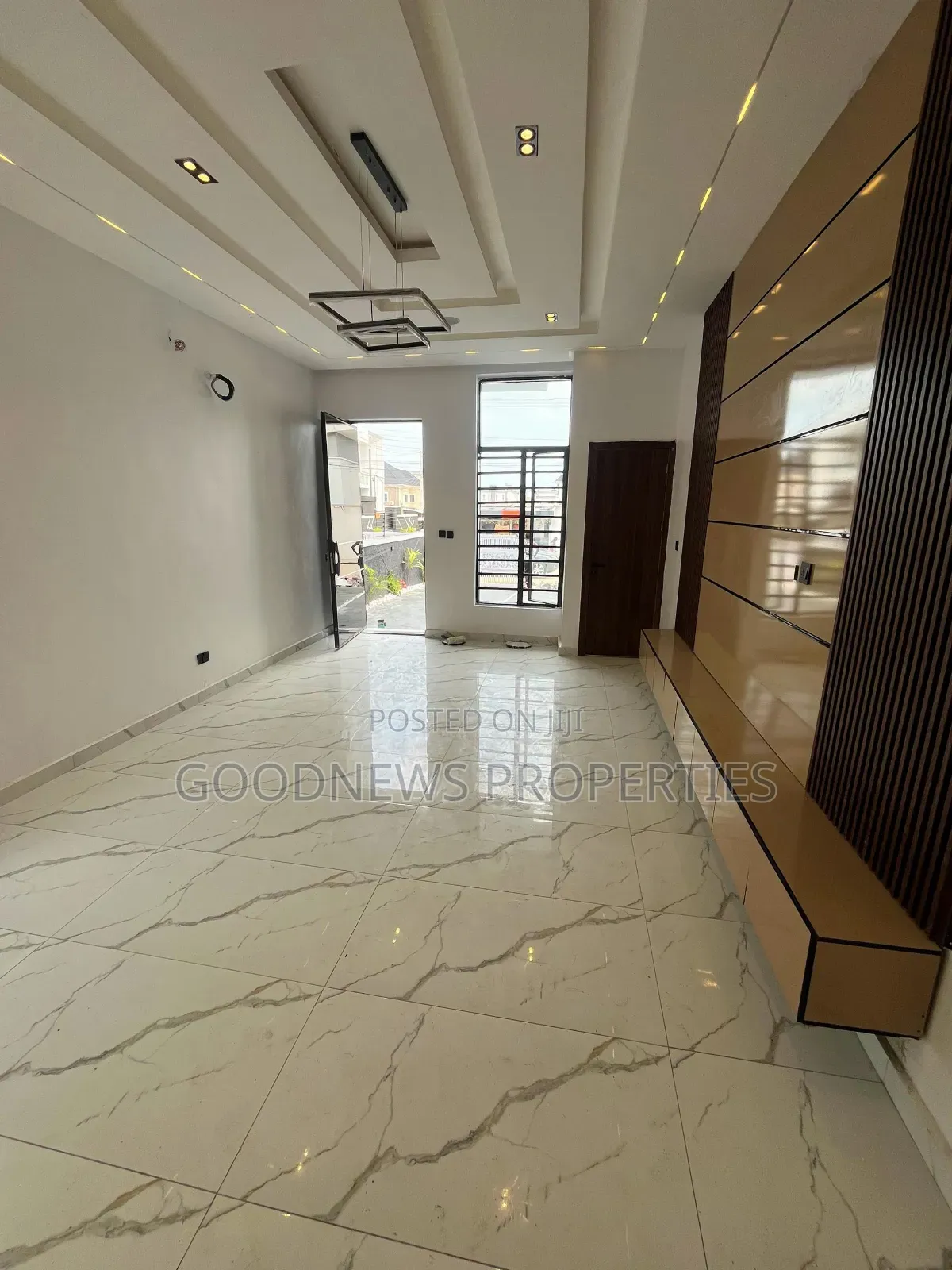 4bdrm Duplex in Ikota Gra Extension for sale in Ikota